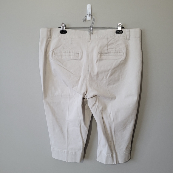 Gloria Vanderbilt 3/4 chino capri pants - Picture 7 of 7